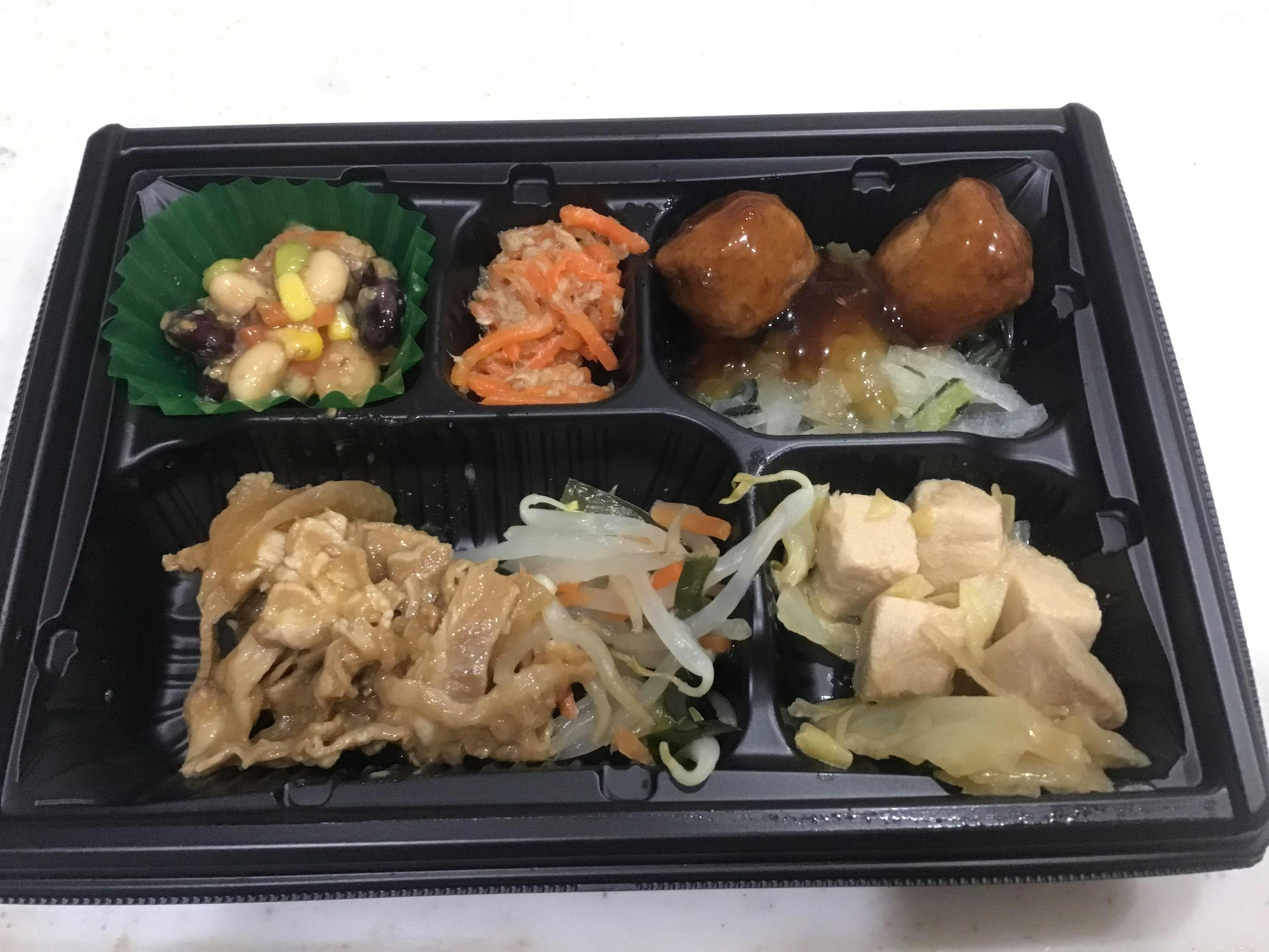 2024年1月17日 豚肉と玉ねぎの焼肉風、肉団子の黒酢ソース 等の画像
