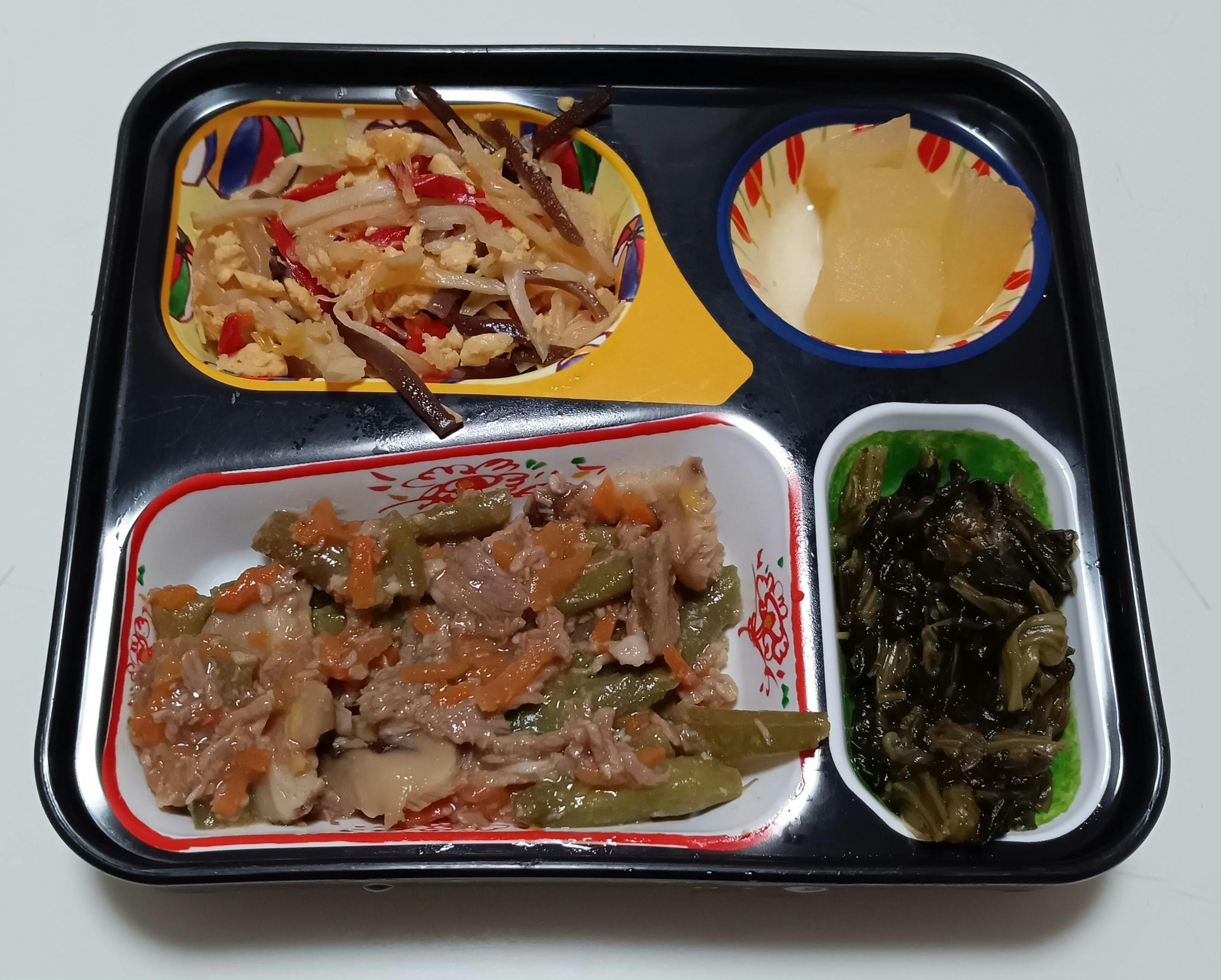 2023年9月18日 牛肉とインゲンの炒め煮、野菜の卵とじ 等の画像