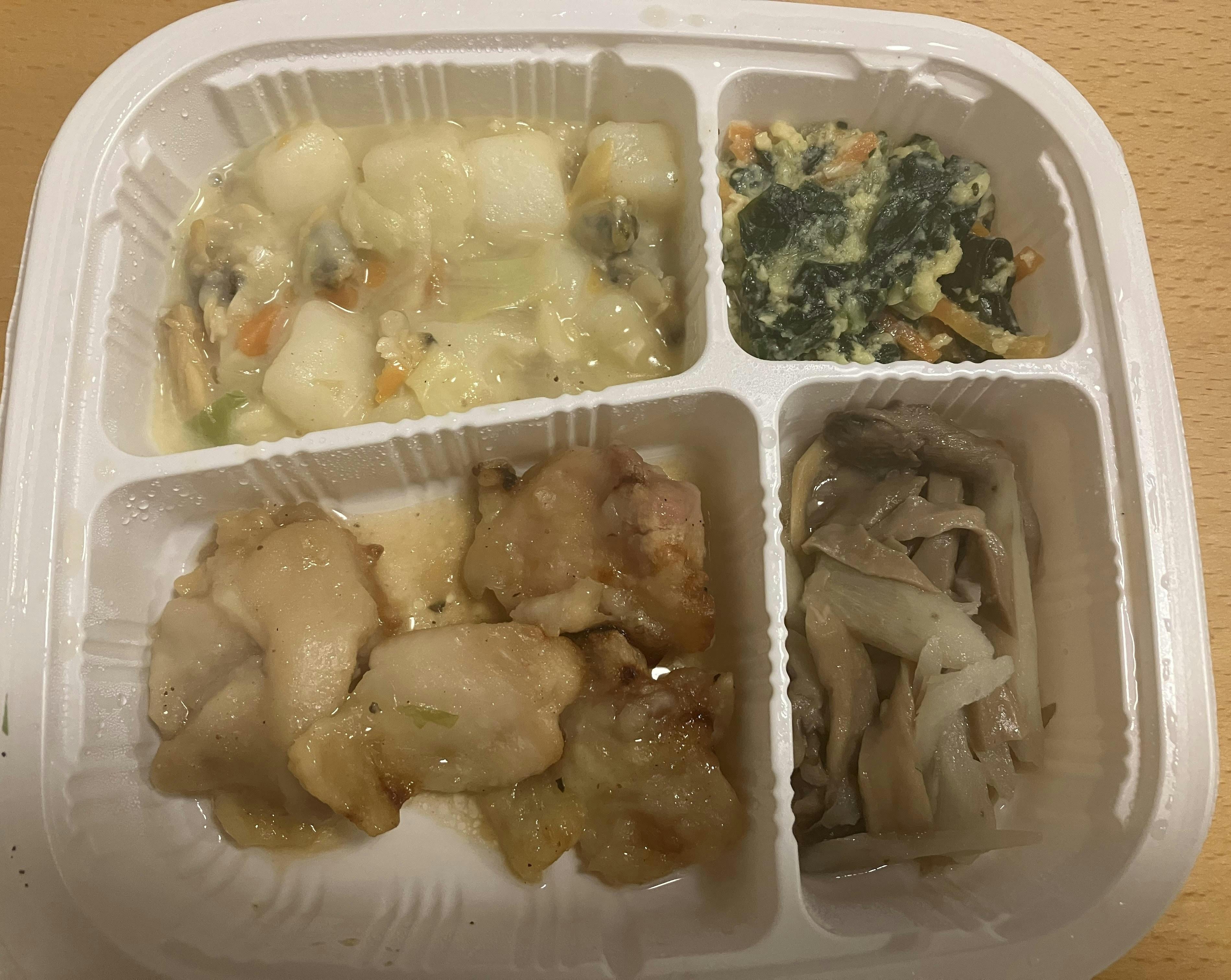 2023年12月4日 鶏肉の山賊焼き、あさりとキャベツのクリームシチュー風 等の画像